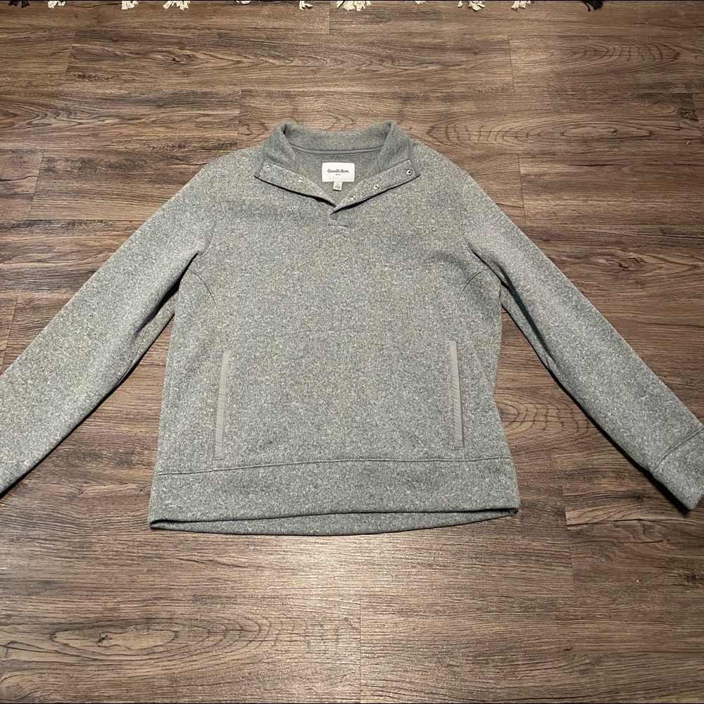 Grey Men’s pullover sweater